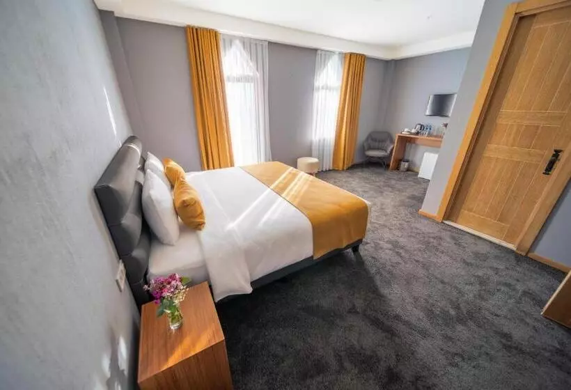 ホテル Burki Castle & Cellar