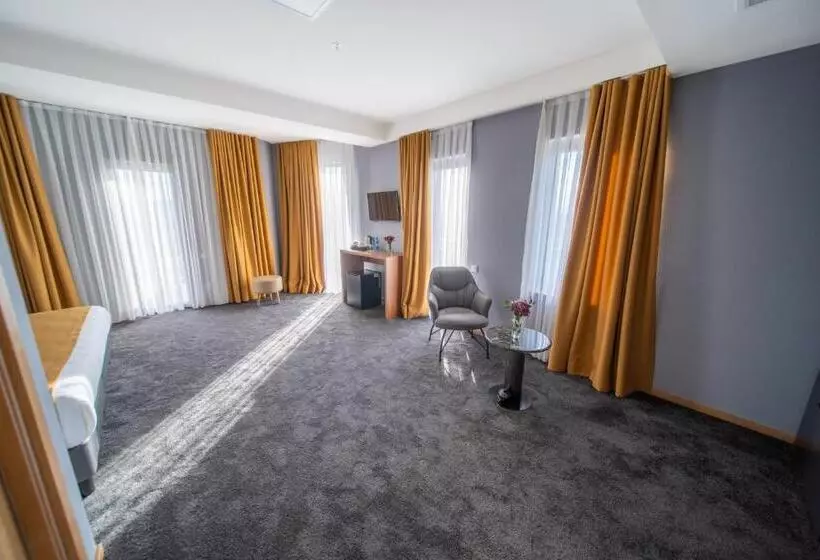 ホテル Burki Castle & Cellar