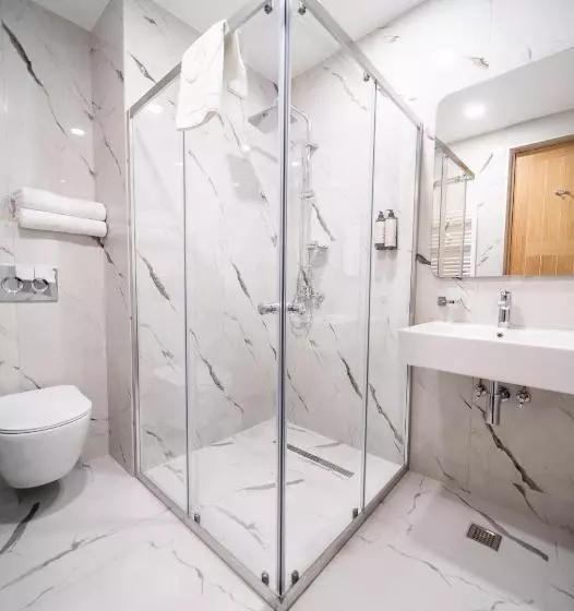 ホテル Burki Castle & Cellar