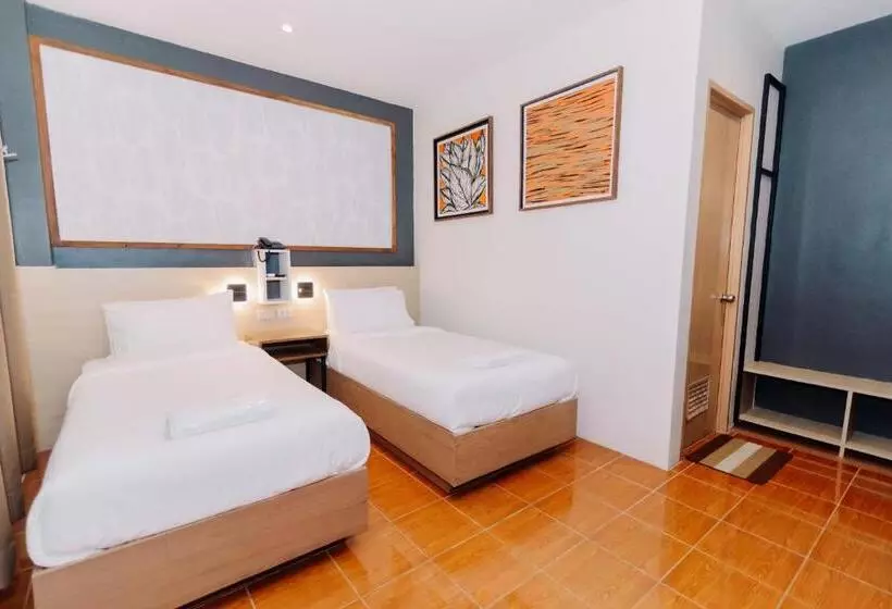 ホテル Jovinaj Travellers Inn