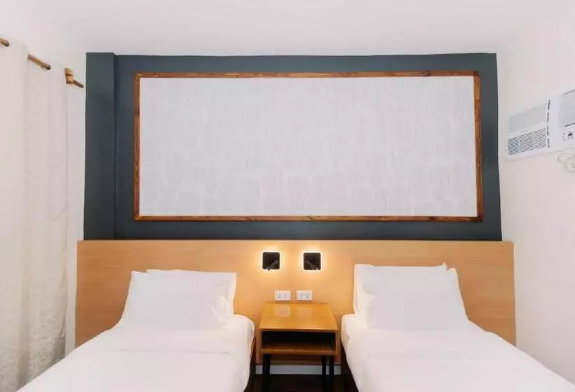 ホテル Jovinaj Travellers Inn
