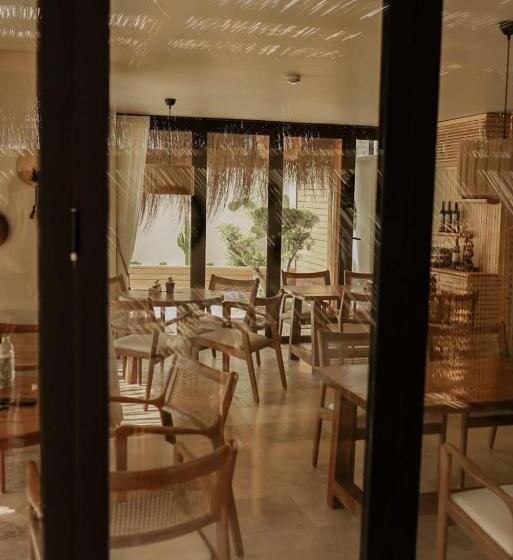 هتل The May Five   Adults Only