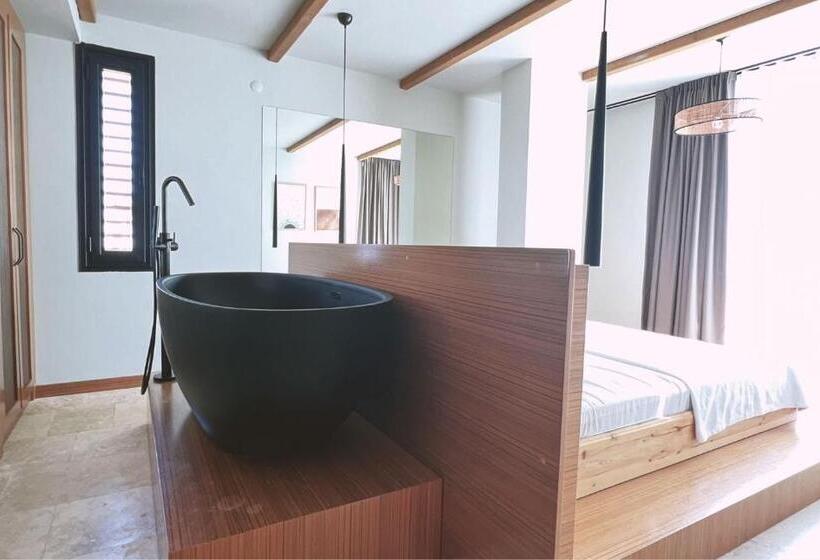 هتل The May Five   Adults Only