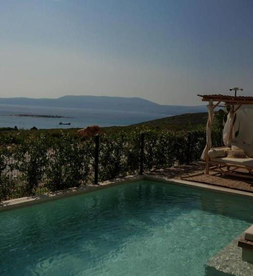 هتل The May Five   Adults Only