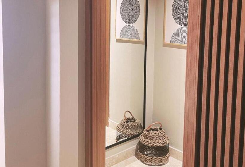 هتل The May Five   Adults Only