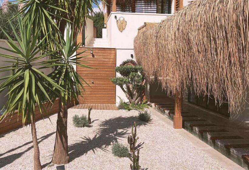 هتل The May Five   Adults Only