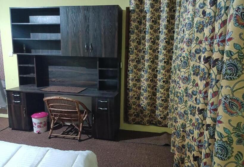 Pensão Coachman Homestay