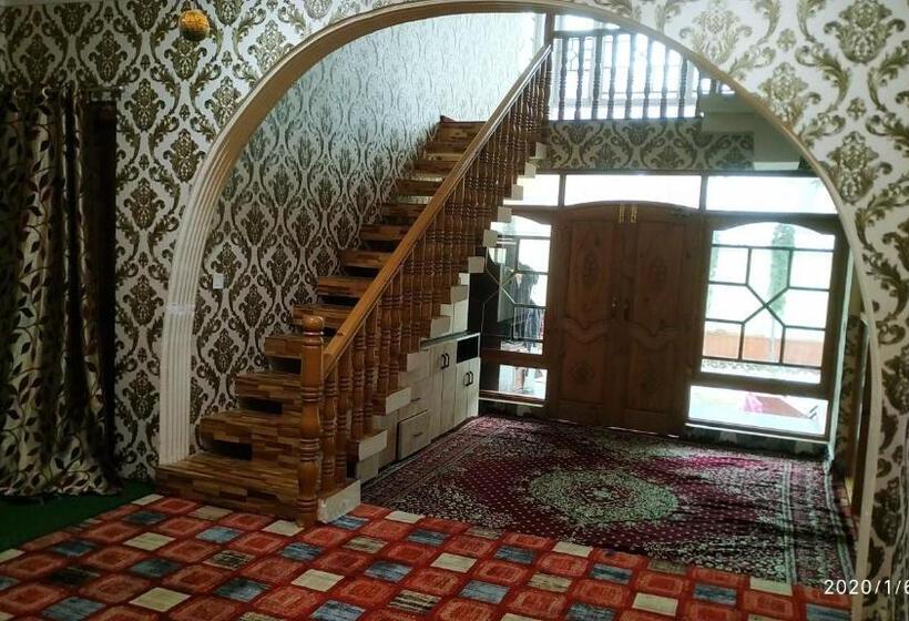 Pensão Coachman Homestay