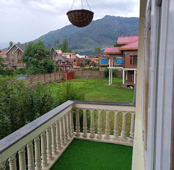 Pensão Coachman Homestay