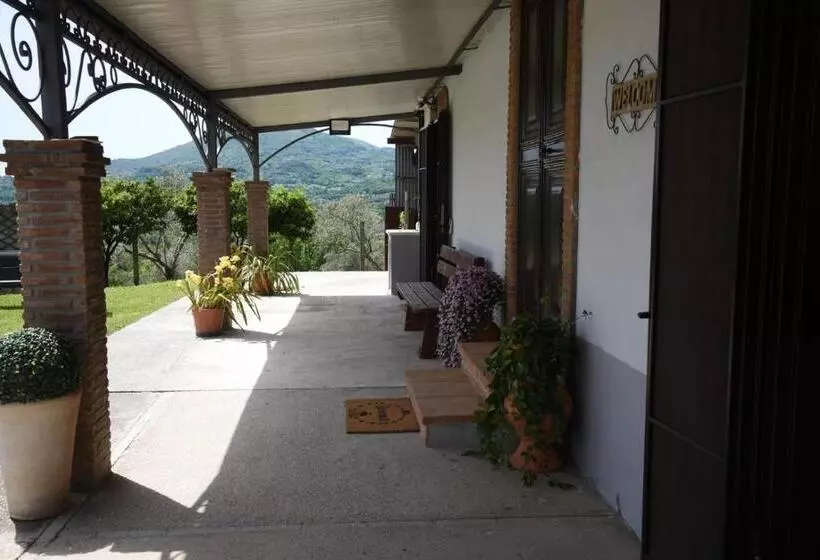 Aamiaismajoitus (B&B) Sentiero Degli Ulivi Mascia