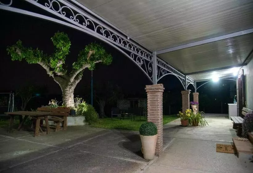 Aamiaismajoitus (B&B) Sentiero Degli Ulivi Mascia