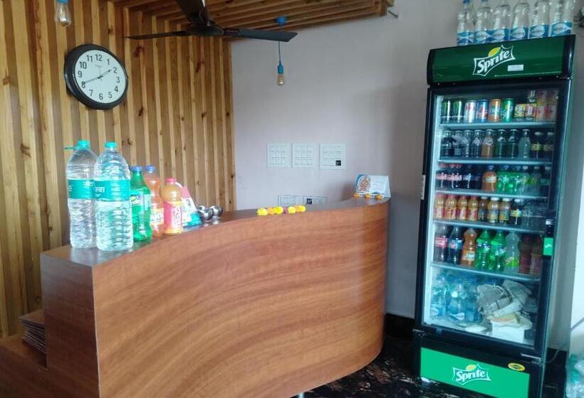 ホテル Oyo Durga Palace