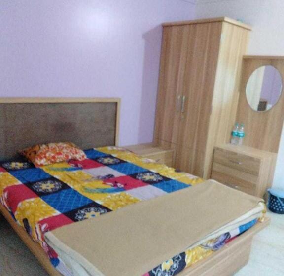 ホテル Oyo Durga Palace