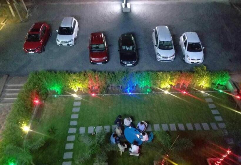 ホテル Oyo Durga Palace