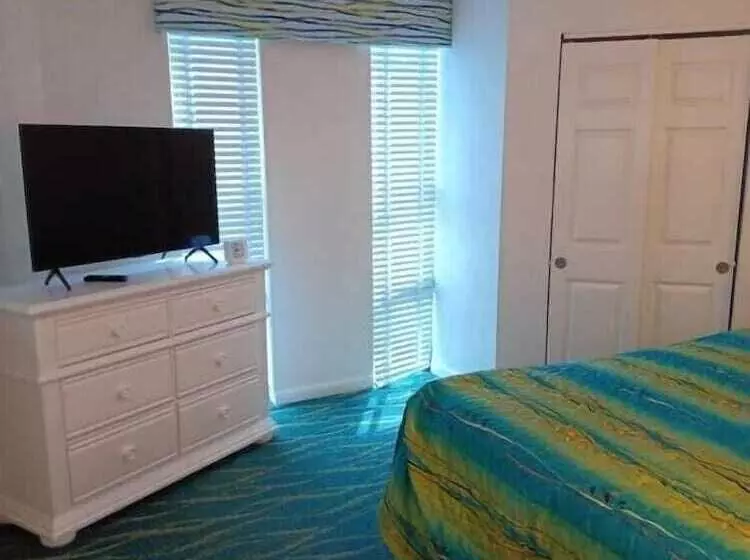 Islander Beach Resort