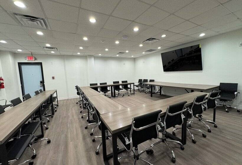 فندق Super 8 By Wyndham Corpus Christi Airport