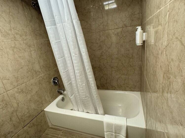 فندق Super 8 By Wyndham Corpus Christi Airport