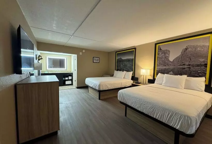 هتل Super 8 By Wyndham Corpus Christi Airport