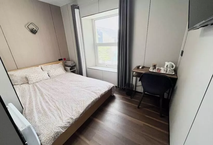 Retkeilymaja Welsh Holiday Accommodation   Modern Living