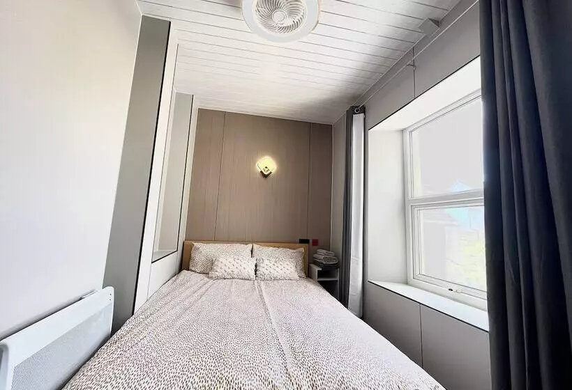 Retkeilymaja Welsh Holiday Accommodation   Modern Living