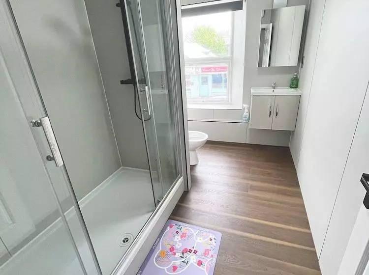 Retkeilymaja Welsh Holiday Accommodation   Modern Living