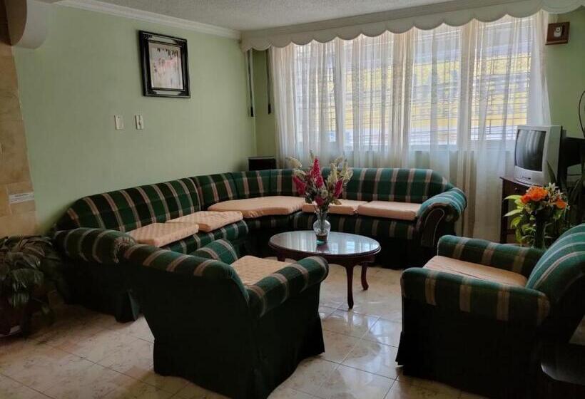 هتل El Marquez De San Fernando