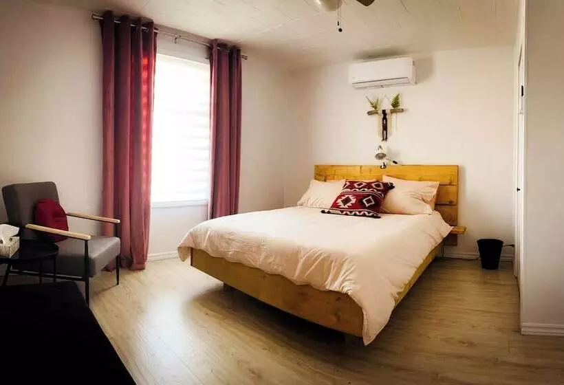 Hotelli Kwe Café & Auberge