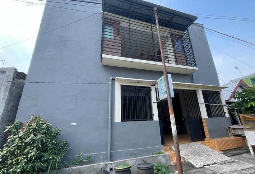 Hotel Spot On 93966 Dhiya Guest House Syariah