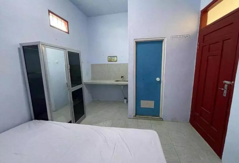 ホテル Spot On 93966 Dhiya Guest House Syariah