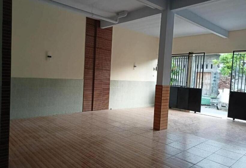 Hotel Spot On 93966 Dhiya Guest House Syariah