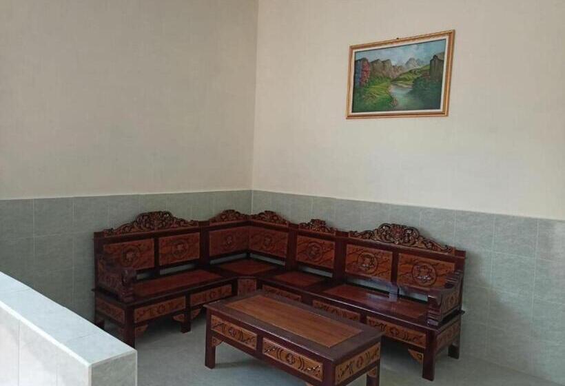 Hotel Spot On 93966 Dhiya Guest House Syariah