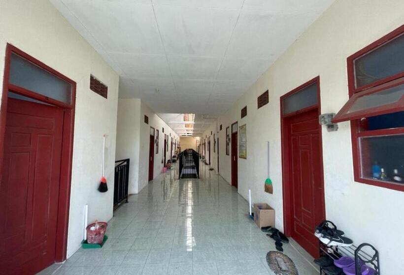 Hotel Spot On 93966 Dhiya Guest House Syariah