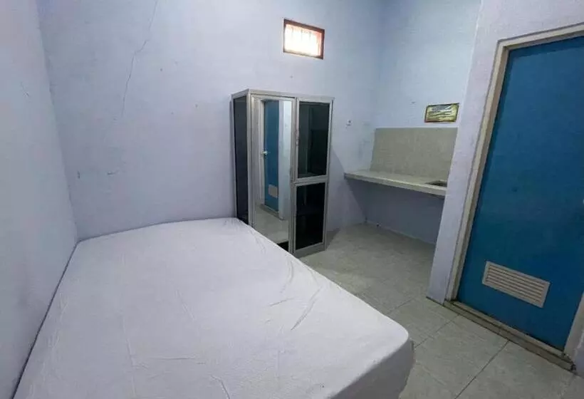 ホテル Spot On 93966 Dhiya Guest House Syariah