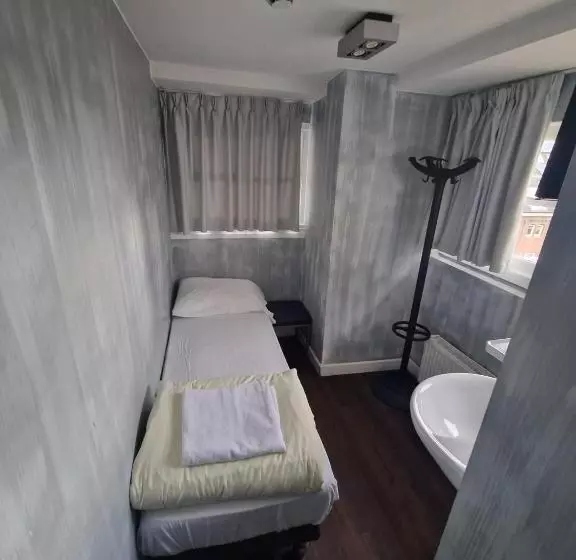 Amigo Hostel