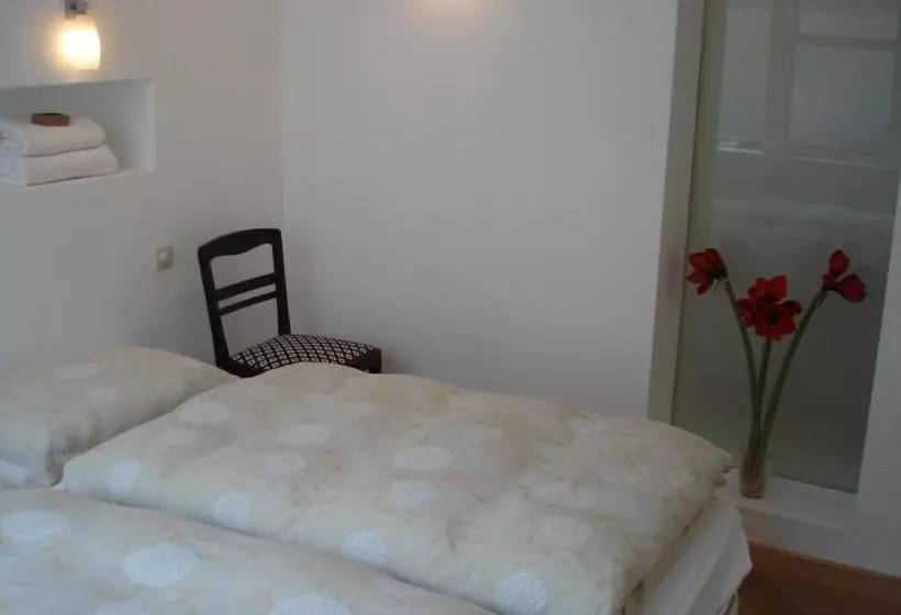 تختخواب و صبحانه Bed In Amsterdam