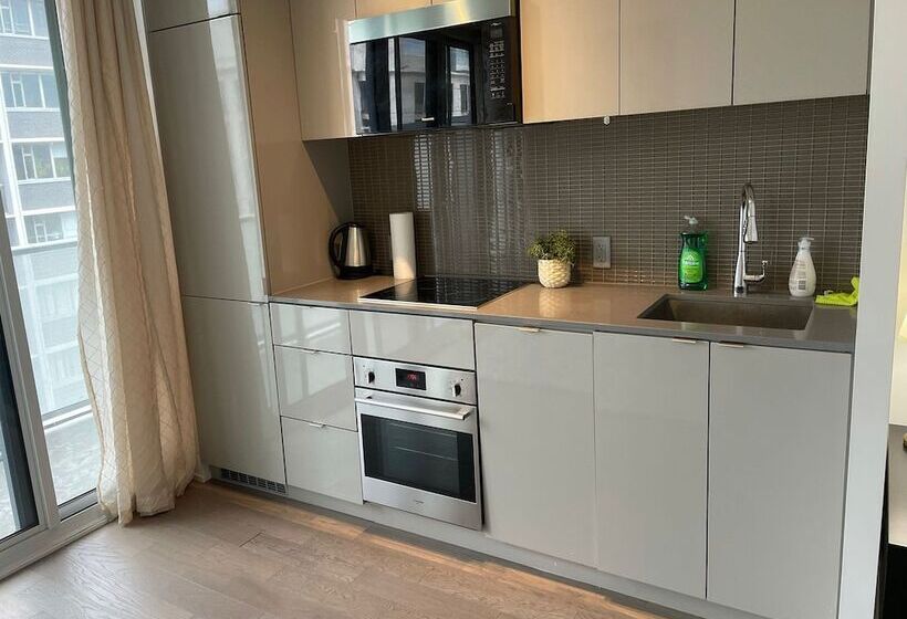 فندق صغير Waterfront York Suites