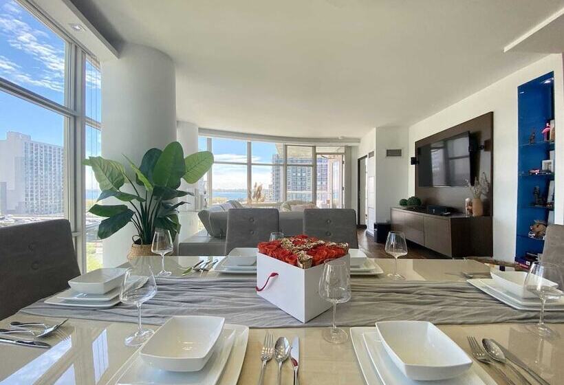 فندق صغير Waterfront York Suites