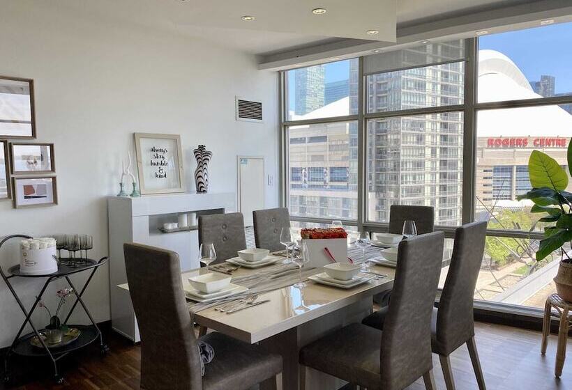 فندق صغير Waterfront York Suites