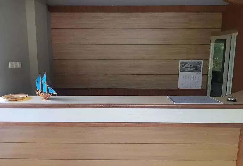 Hotelli Oyo 93918 Wisma Tulip