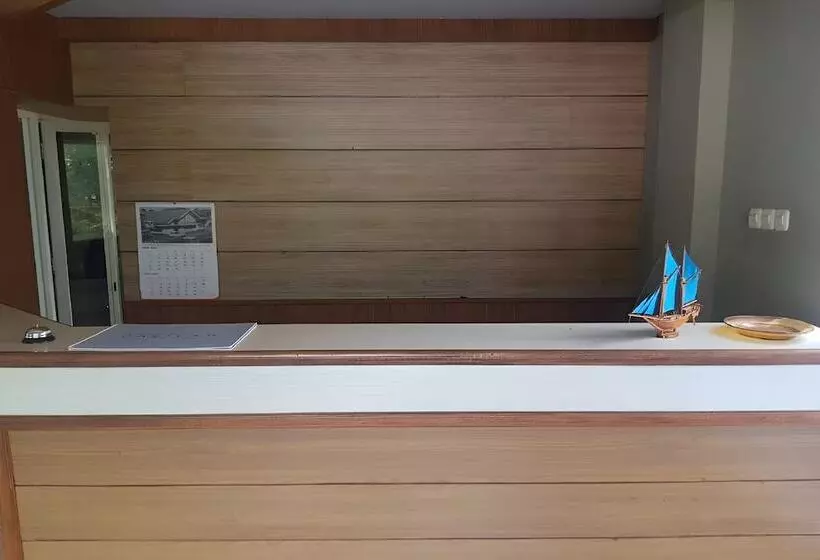 Hotelli Oyo 93918 Wisma Tulip