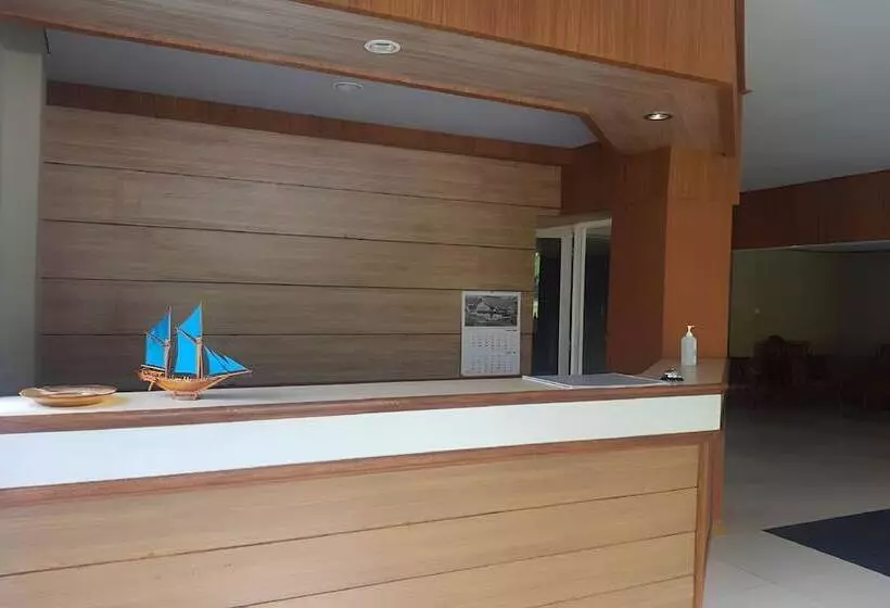 Hotelli Oyo 93918 Wisma Tulip