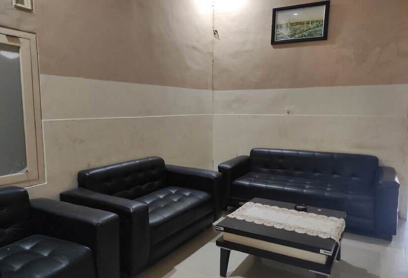 فندق Oyo 93918 Wisma Tulip