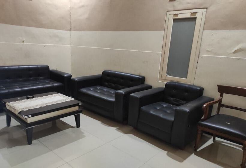 فندق Oyo 93918 Wisma Tulip