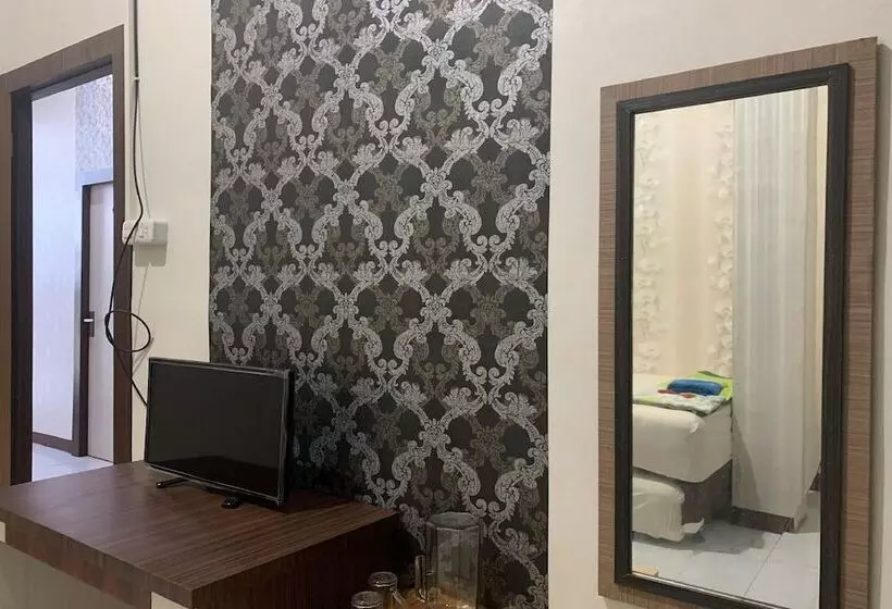 Hotelli Oyo 93918 Wisma Tulip