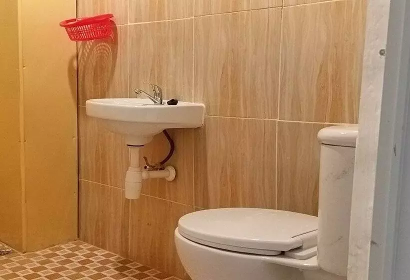 Hotelli Oyo 93918 Wisma Tulip