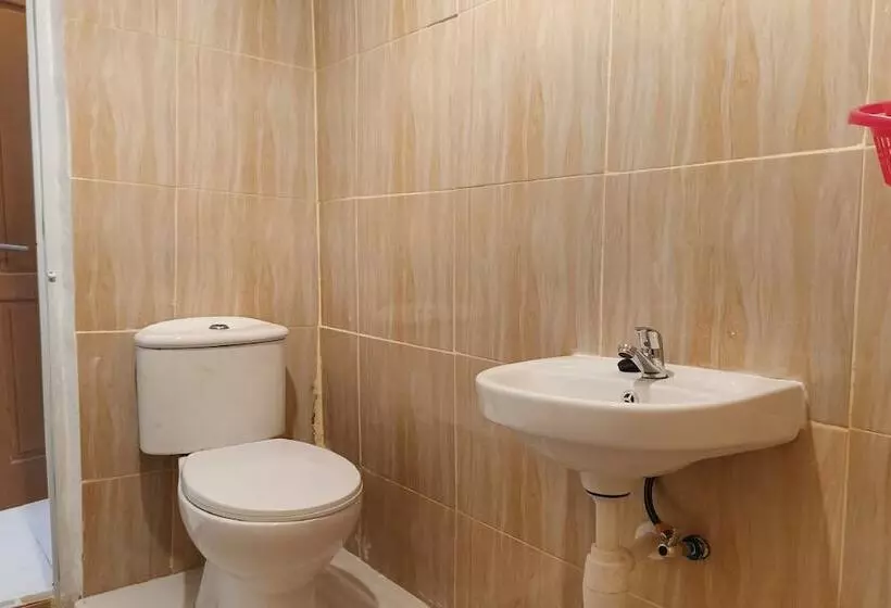 Hotelli Oyo 93918 Wisma Tulip