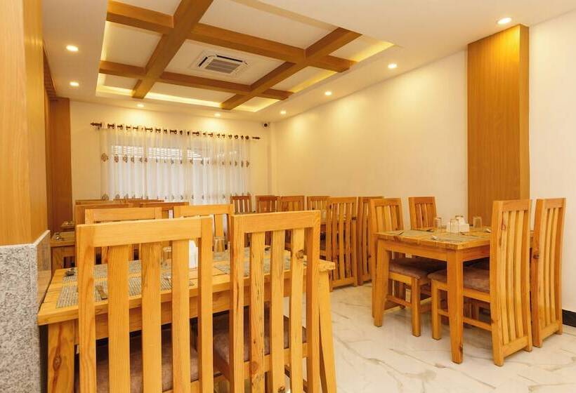 هتل Shekhar S Place