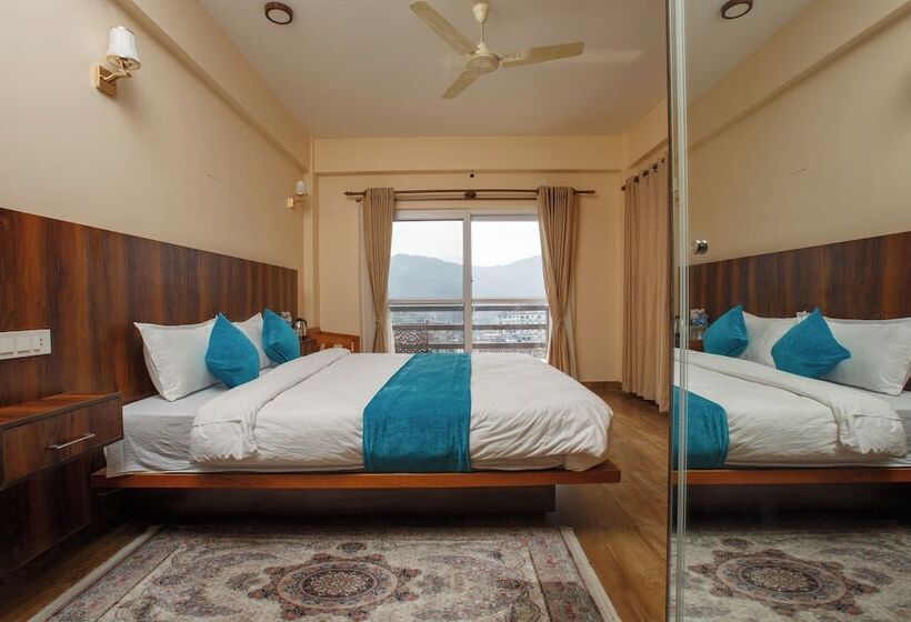 هتل Shekhar S Place