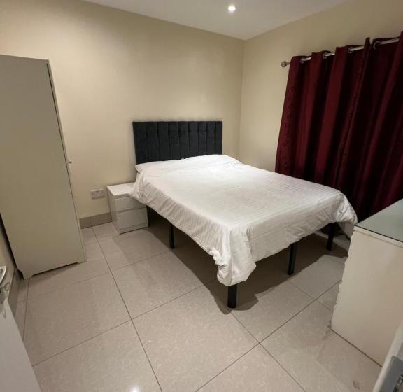 펜션 Lovely Home In Kimmage, Dublin