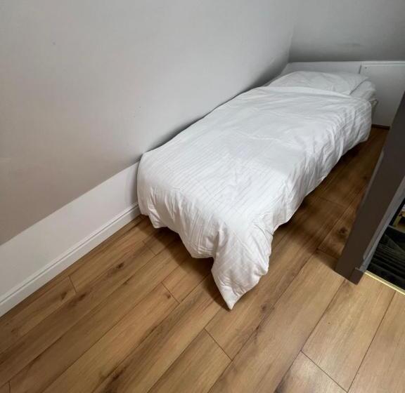 펜션 Lovely Home In Kimmage, Dublin